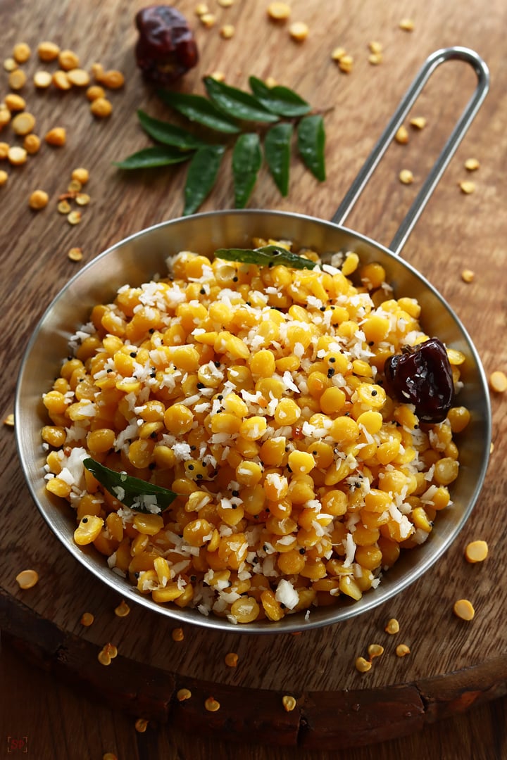 chana dal sundal served