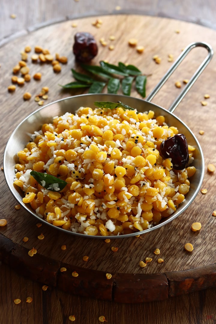 chana dal sundal served