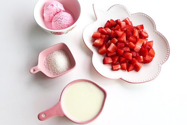 strawberry milkshake recipe get your ingredients ready