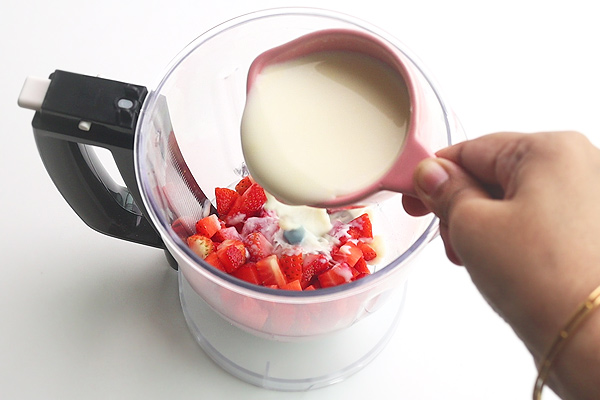 strawberry milkshake recipe add milk