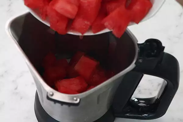 add watermelon to a mixer jar