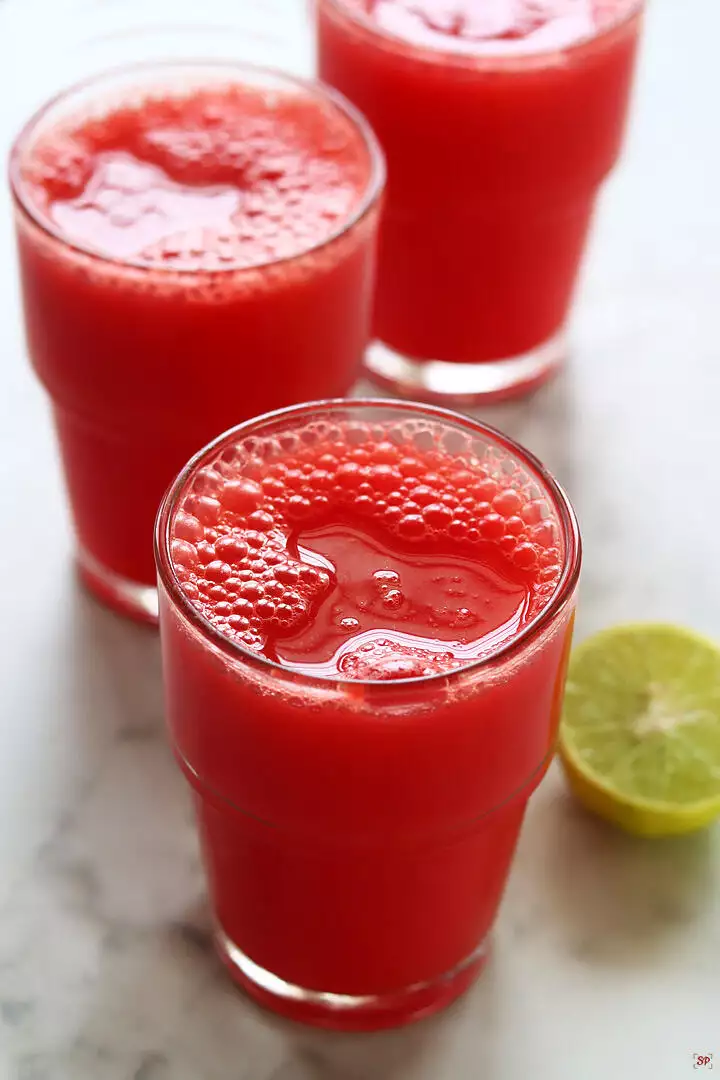 watermelon juice served in glass