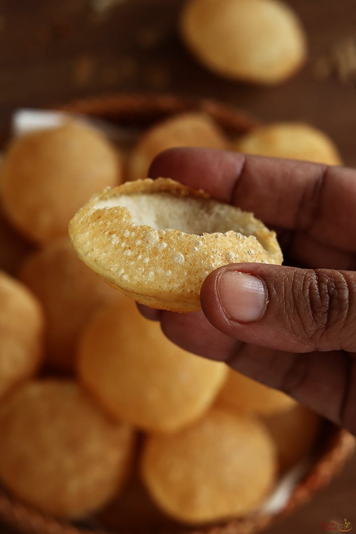 crisp texture of puris