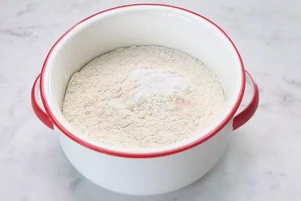 add salt,baking soda to flour