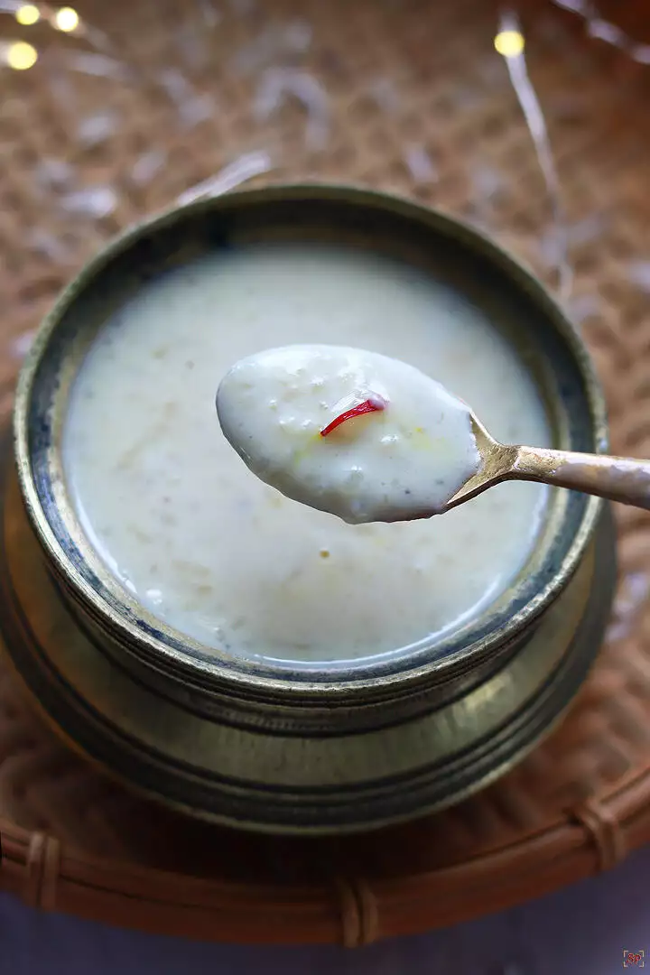 paal payasam served in bronze pot