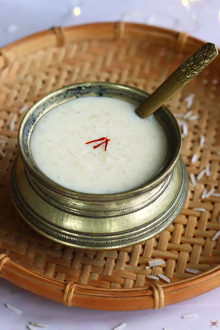 paal payasam served in bronze pot