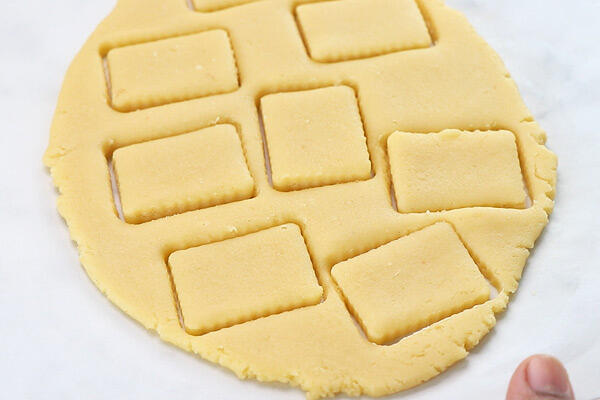 https://www.sharmispassions.com/wp-content/uploads/2013/02/shortbread-cookies-step20.jpg