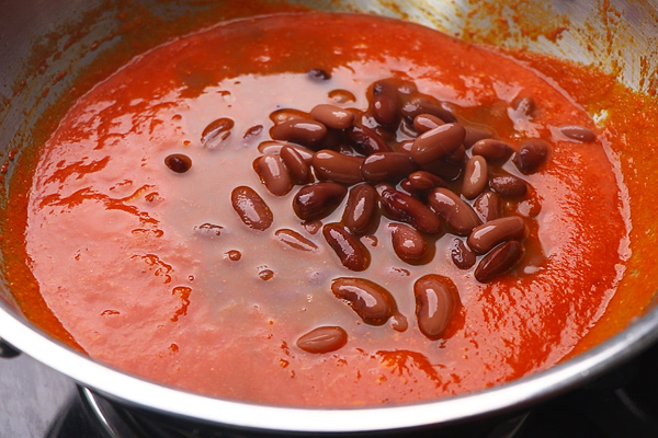 add cooked rajma