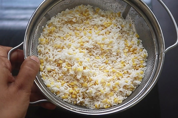 rinse raw rice and moong dal