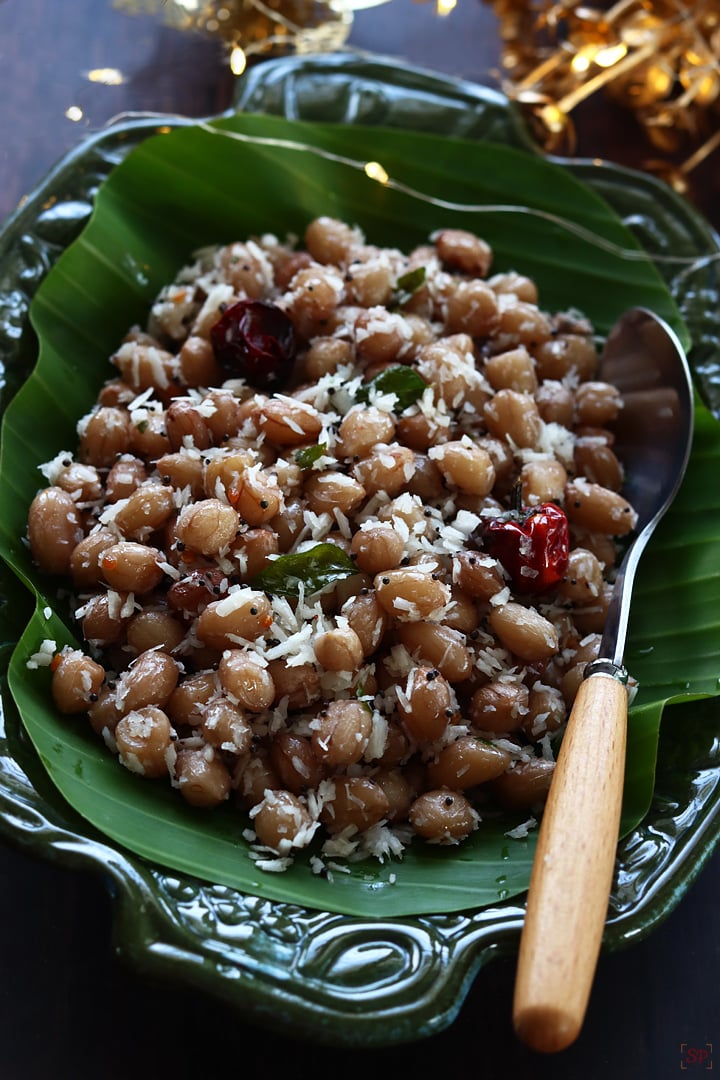 peanut sundal served
