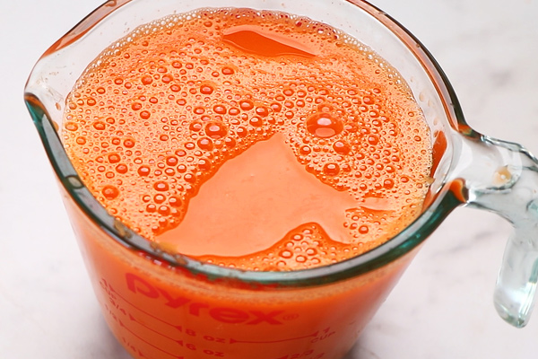carrot juice is ready to serve