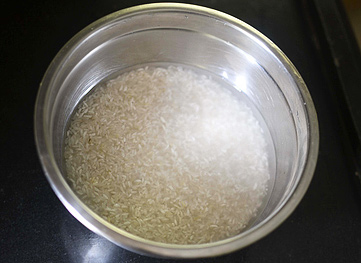 soak raw rice