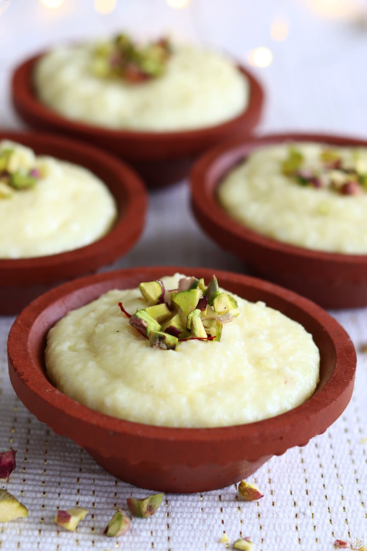 phirni served in small clay bowls