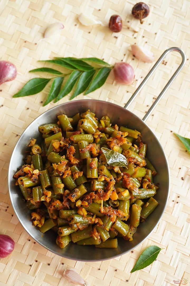 beans mezhukupuratti served
