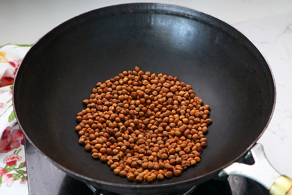 black chana roasted until golden