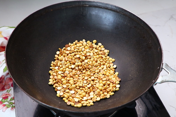 gram dal roasted until golden