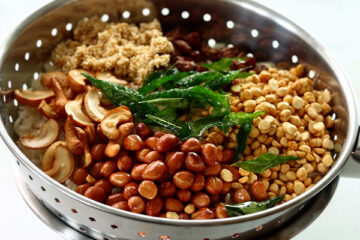 Poha Chivda Recipe | Aval Mixture Recipe - Sharmis Passions