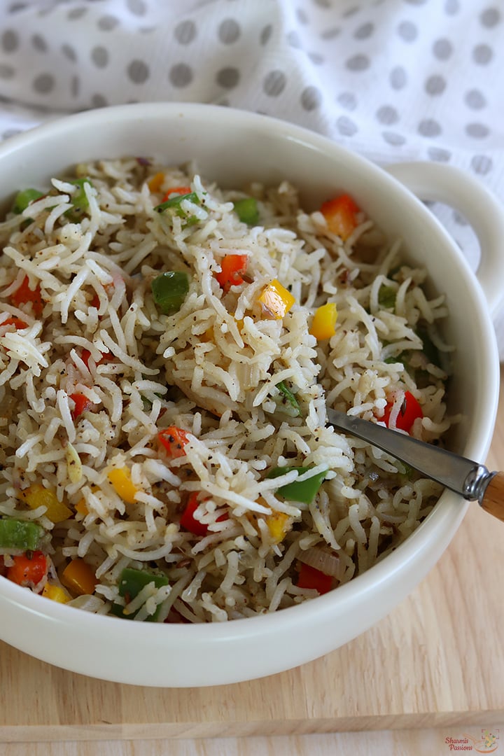 capsicum rice served