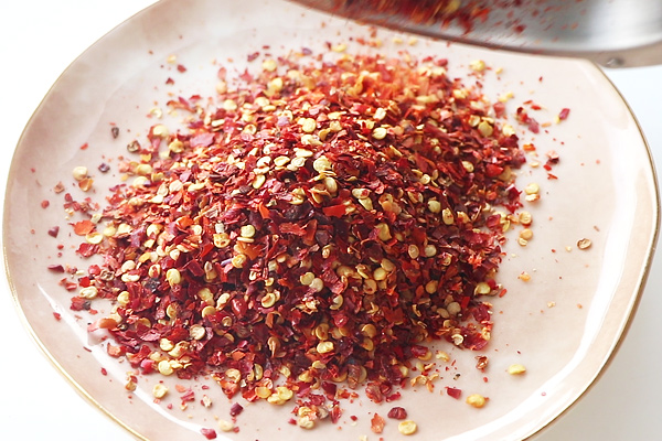 transfer chilli flakes to a plate