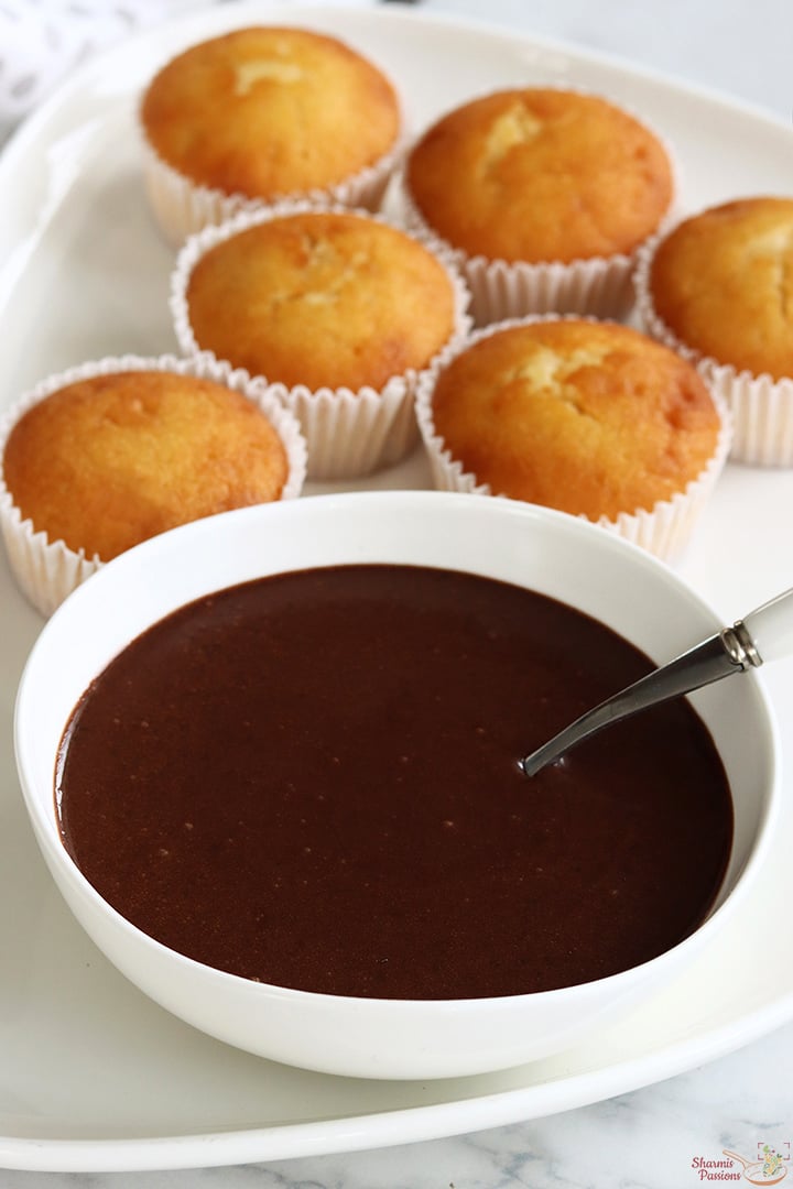 chocolate glaze served with cupcakes