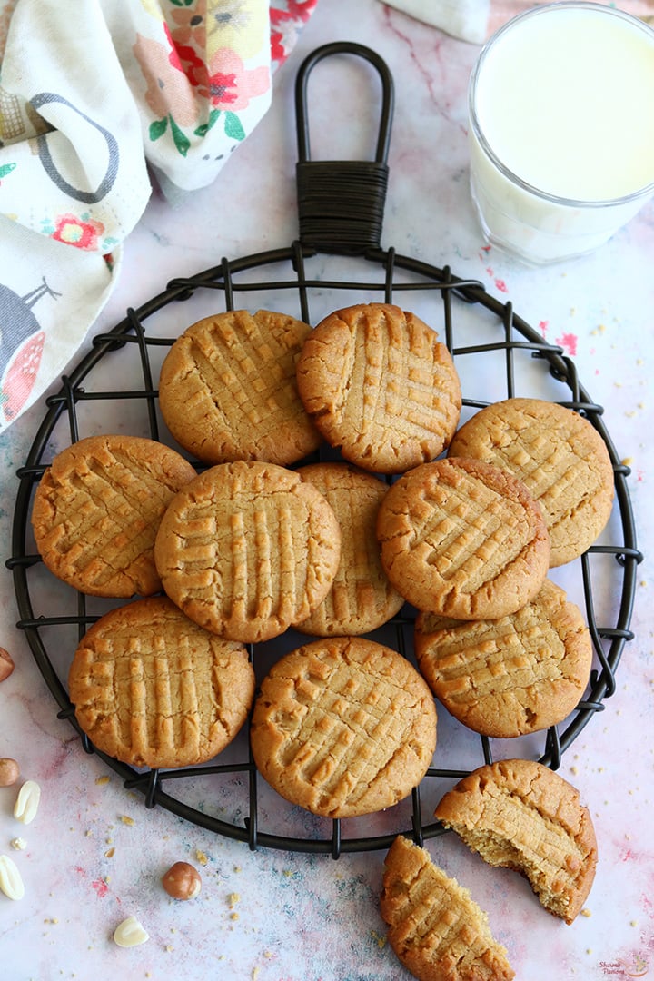 peanut butter cookies served with milk