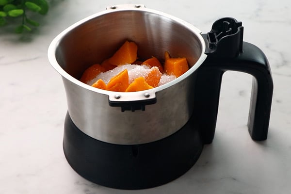 mango with sugar