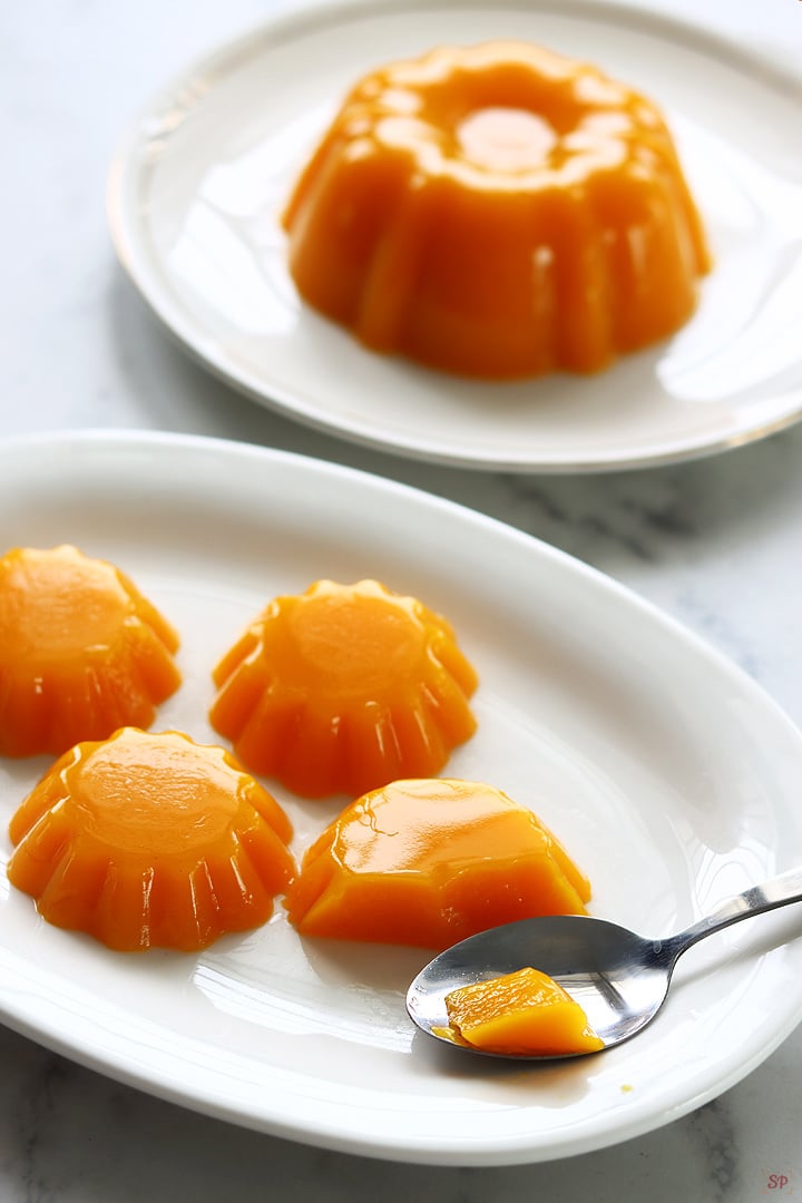 mango jelly set and served