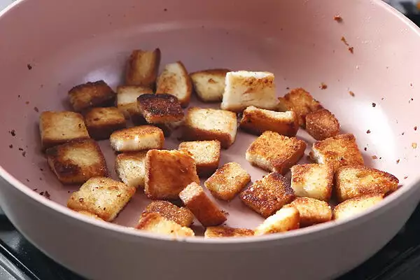 bread cubes fried until golden brown