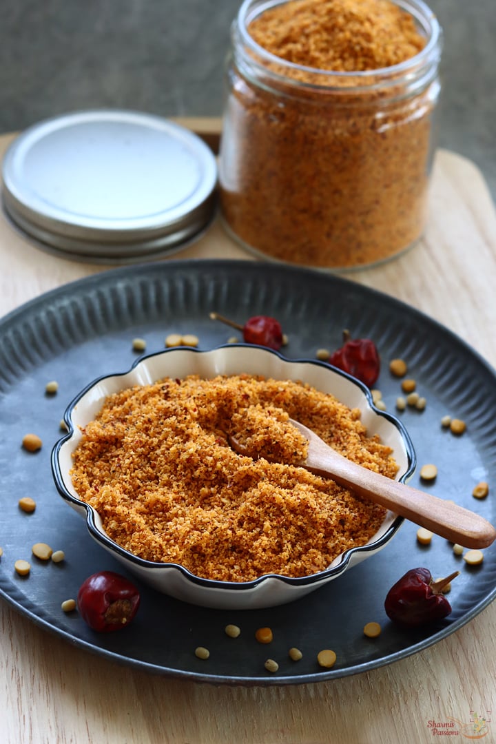 thengai podi in a small bowl