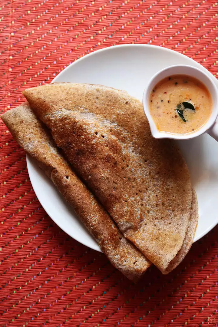 fermented ragi dosa served with chutney