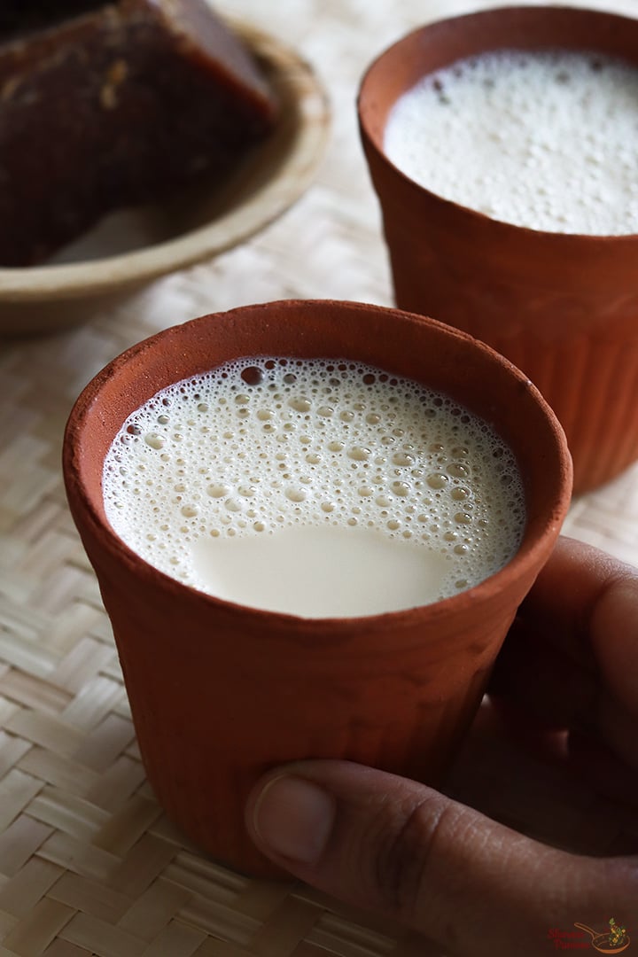 karupatti paal served in clay tumblers