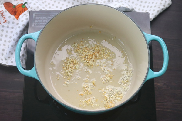 macaroni pasta recipe - add garlic saute until golden