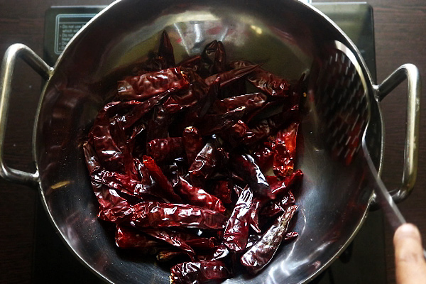 dry roast red chillies