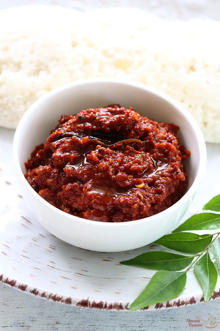 chettinad style milagai chutney served with idli
