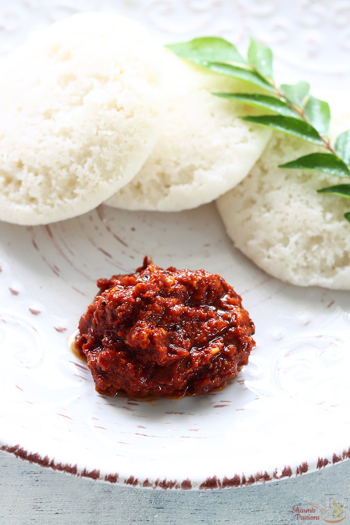 chettinad style milagai chutney served with idli