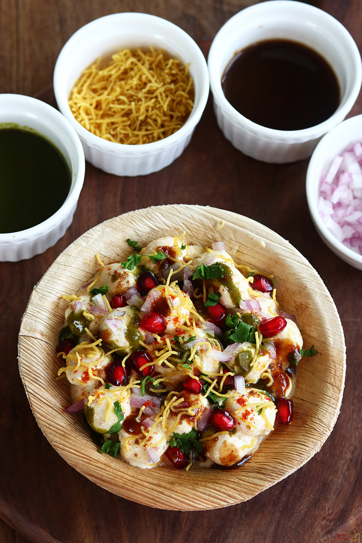 makhana chaat served