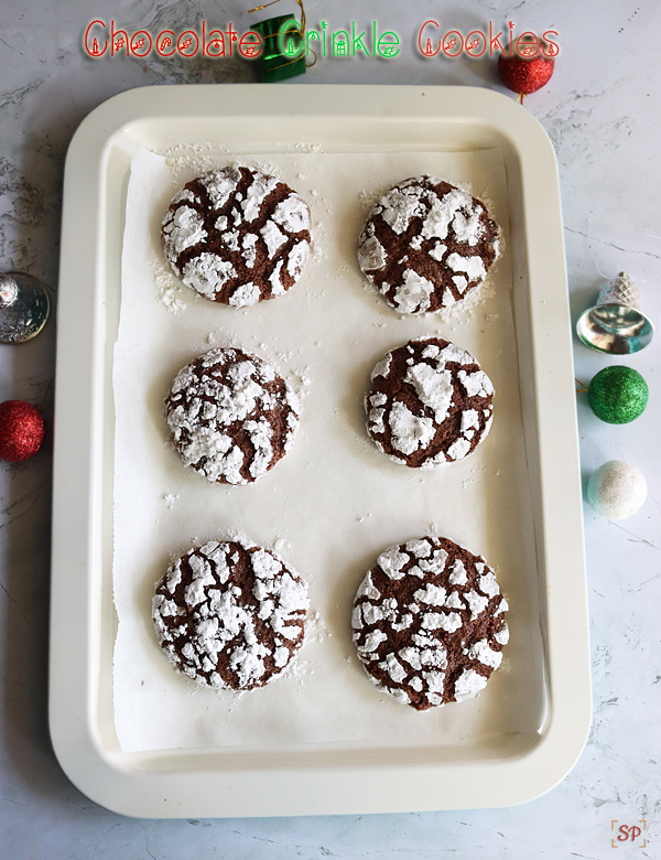 Eggless chocolate crinkle cookies recipe