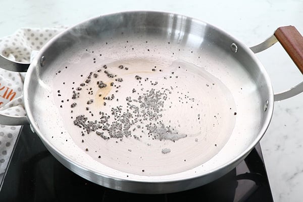 splutter mustard seeds
