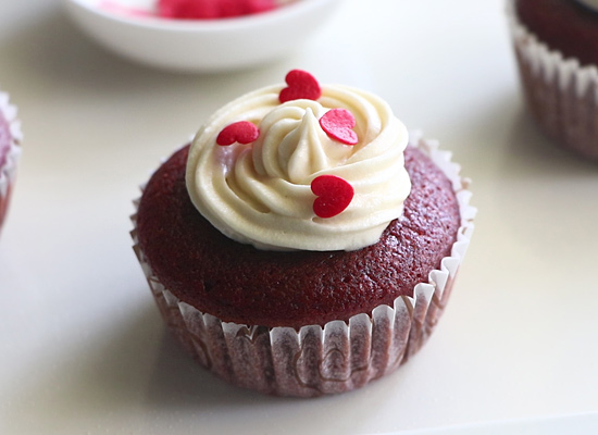 eggless red velvet cupcakes recipe pipe