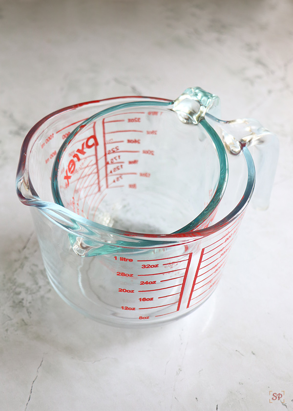 glass measuring jugs