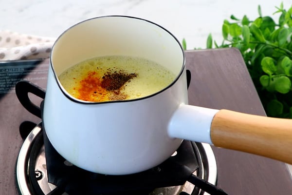 add spice powders