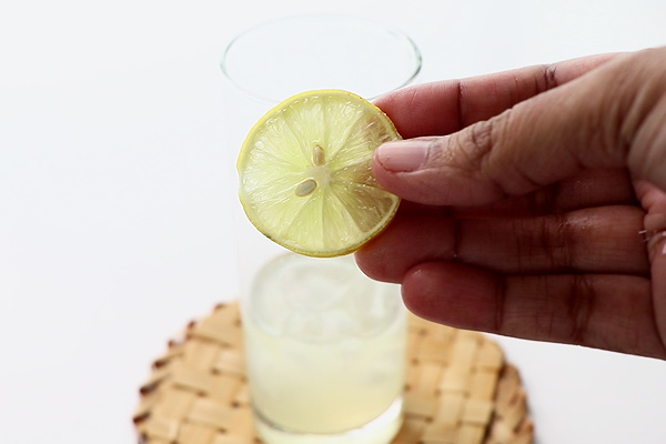 add a lemon slice