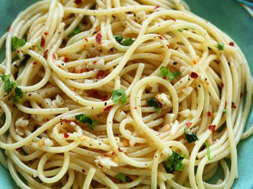 Tagilda suhbatlashayotgan fohishalar Plyajda porno onanizm