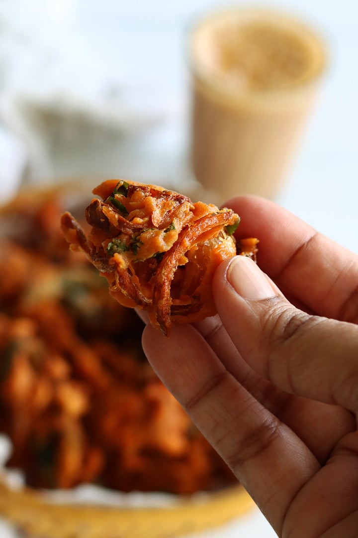 onion pakoda served