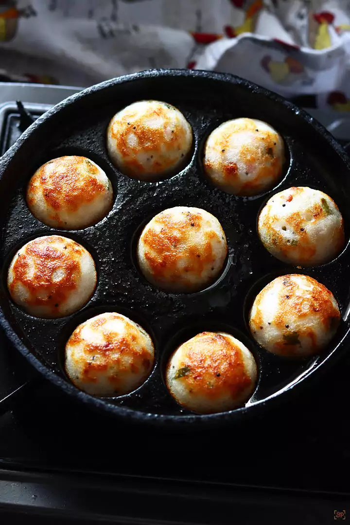 Paniyaram Recipe   Kuzhi Paniyaram Recipe - 16