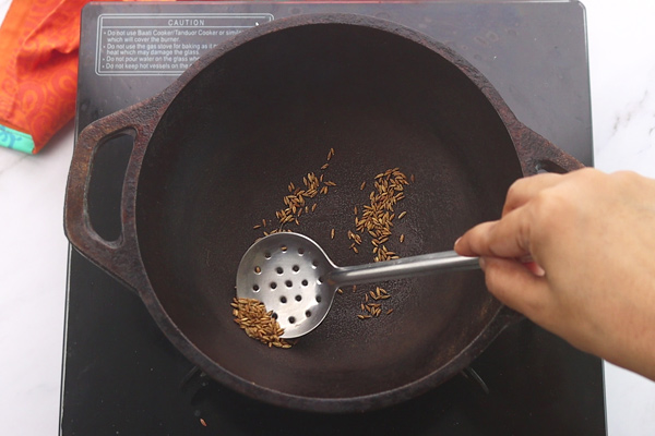 roast cumin seeds