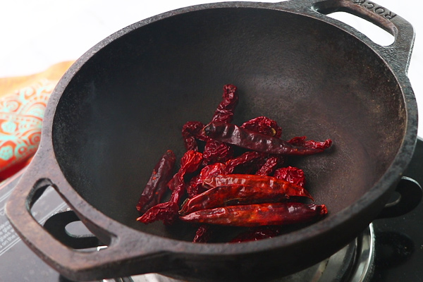 roast red chillies