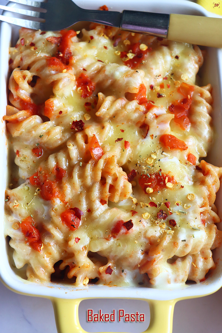 baked pasta in a baking tray