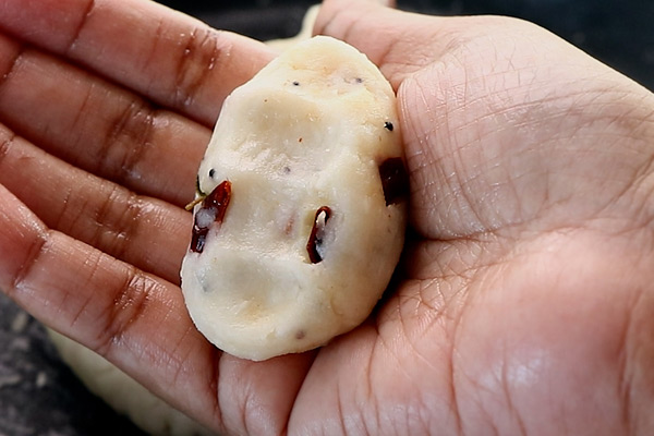 pidi kozhukattai shaped