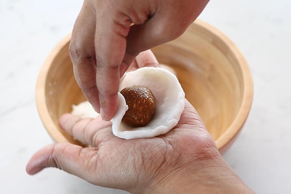 add filling, seal it
